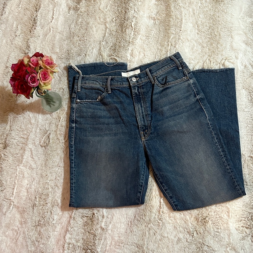 🔥MOTHER Denim The Hustler Ankle Fray Jeans in We All Scream🔥 - Picture 2 of 10